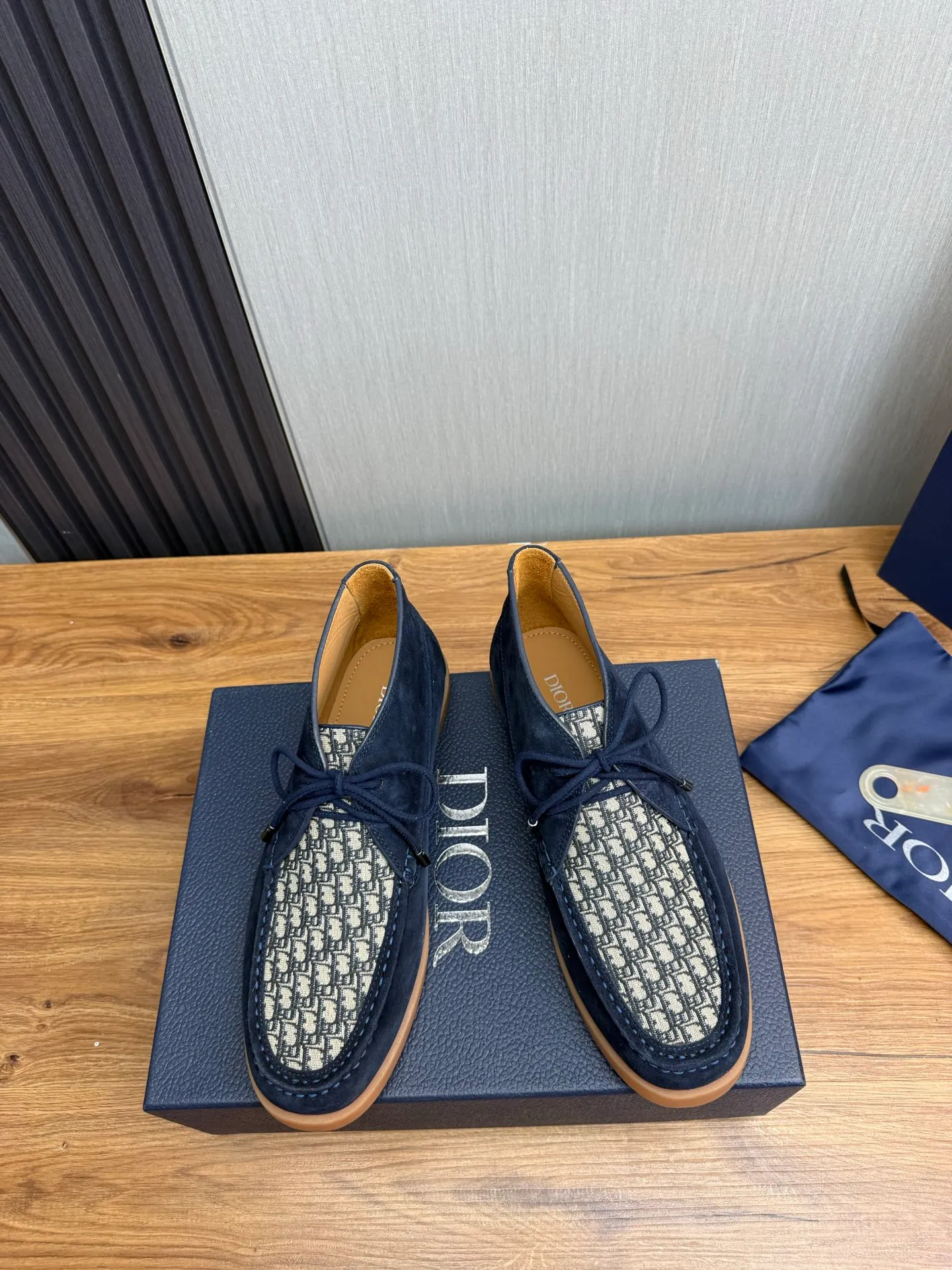 Factory price 620💰 [Dior] Men’s official website na hot sale🔥Imported cowhide + cowhide lining. Original rubber wear-resistant outsole. High quality shipment ⬆️Code number 38-44, (45 customized)